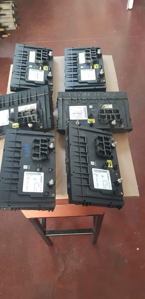 Mercedes-Benz instrumend panel Mercedes-Benz ACTROS MP2 - Приборная панель для Грузовиков: фото 4 Mercedes-Benz instrumend panel Mercedes-Benz ACTROS MP2 - Приборная панель для Грузовиков: фото 4