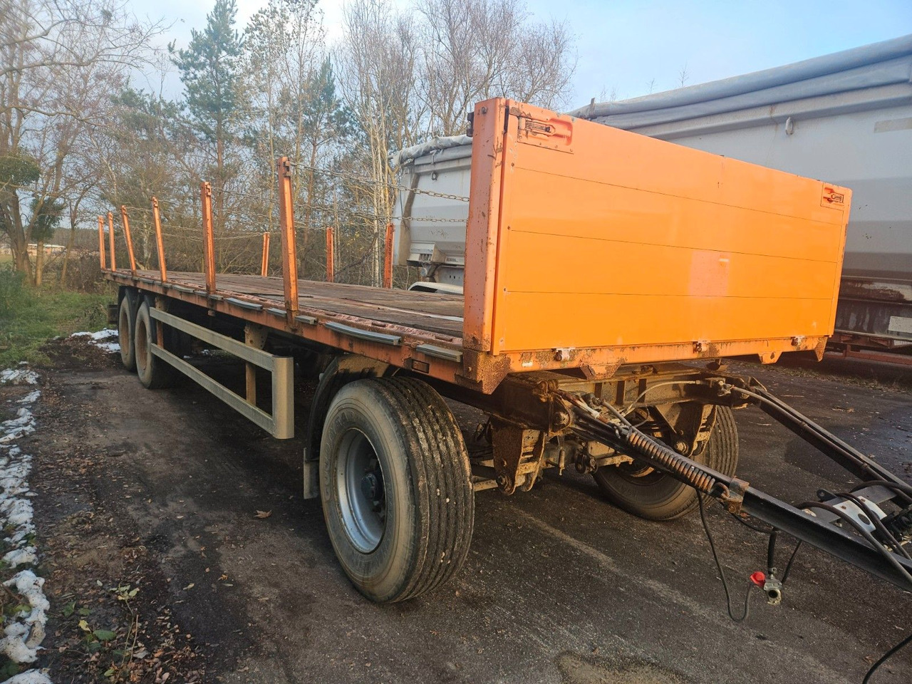 HKM L24/100E Plattformanhänger Rungen Blattfederung - Прицеп бортовой/ Платформа: фото 2 HKM L24/100E Plattformanhänger Rungen Blattfederung - Прицеп бортовой/ Платформа: фото 2