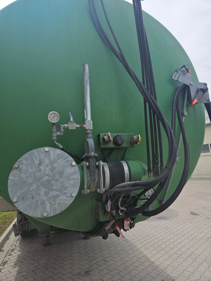 Kumm KTD 28 Güllefaß - Полуприцеп-цистерна: фото 2 Kumm KTD 28 Güllefaß - Полуприцеп-цистерна: фото 2