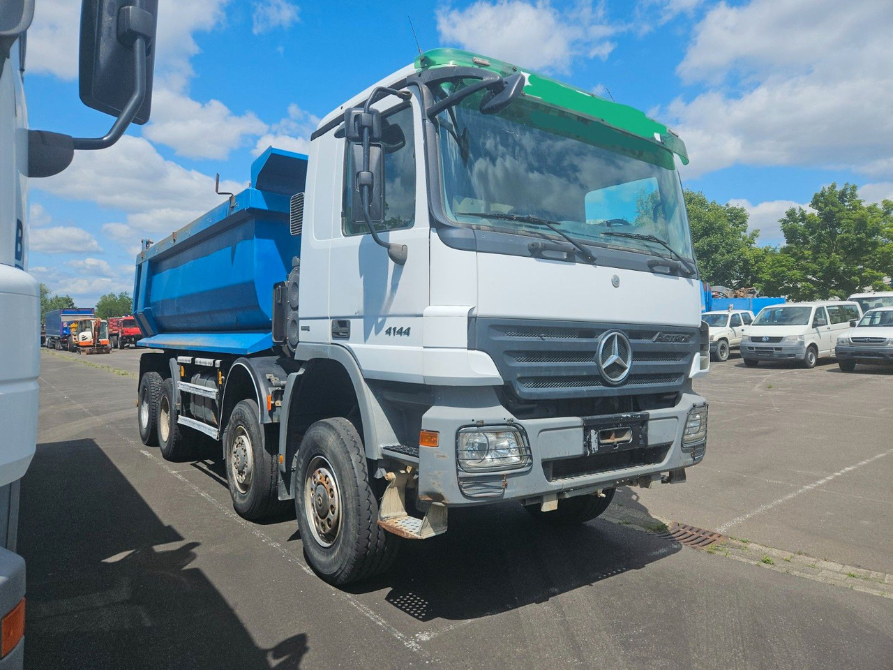 Mercedes-Benz Actros 4144 8x8 Hinterkipper - Самосвал: фото 1 Mercedes-Benz Actros 4144 8x8 Hinterkipper - Самосвал: фото 1