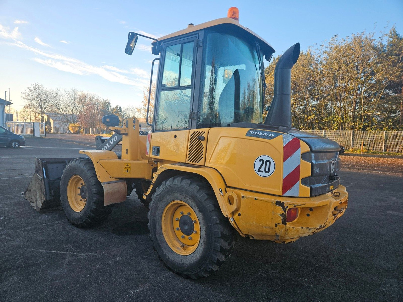 Volvo L30G mit Klappschaufel - Колёсный погрузчик: фото 3 Volvo L30G mit Klappschaufel - Колёсный погрузчик: фото 3