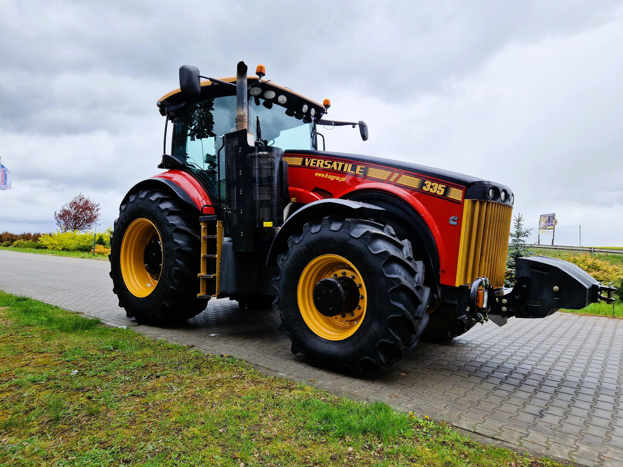 Versatile Buhler 335 - Трактор: фото 1 Versatile Buhler 335 - Трактор: фото 1