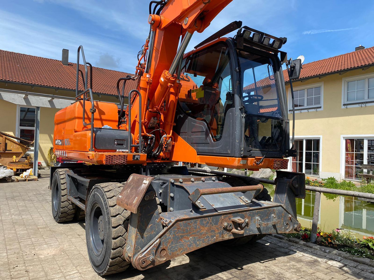 Колёсный экскаватор Doosan DX 170 W: фото 10