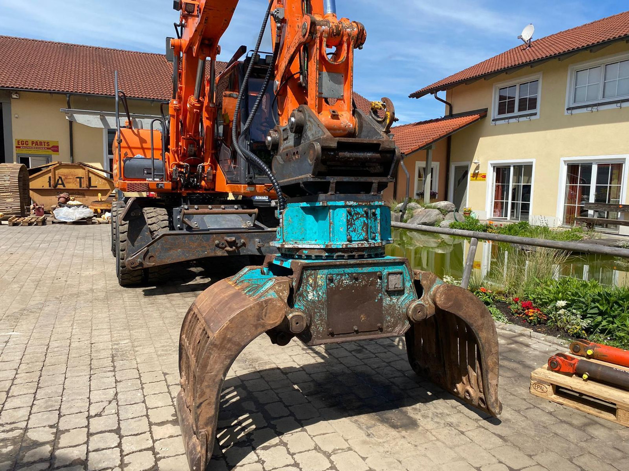 Колёсный экскаватор Doosan DX 170 W: фото 6