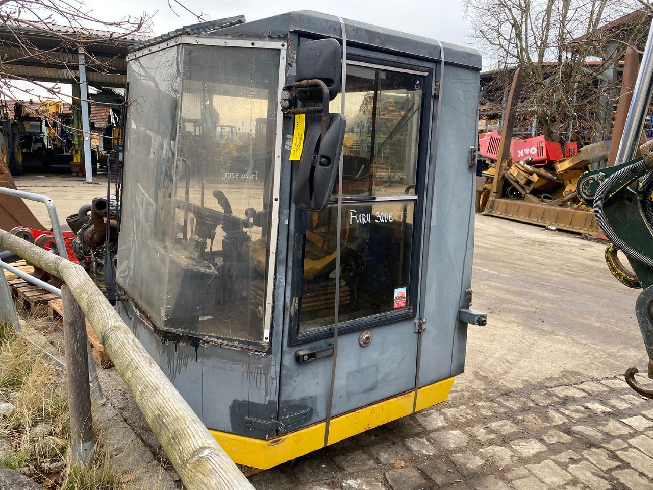 Furukawa 320 E - Кабина для Строительной техники: фото 1 Furukawa 320 E - Кабина для Строительной техники: фото 1