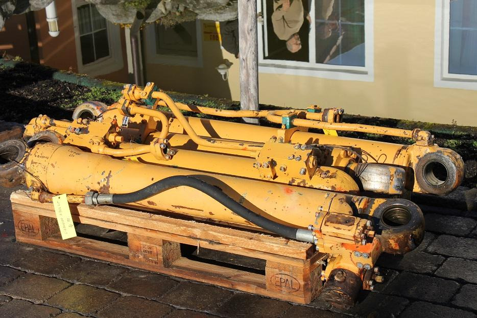 Liebherr A 902 LIT - Гидравлический цилиндр для Строительной техники: фото 2 Liebherr A 902 LIT - Гидравлический цилиндр для Строительной техники: фото 2