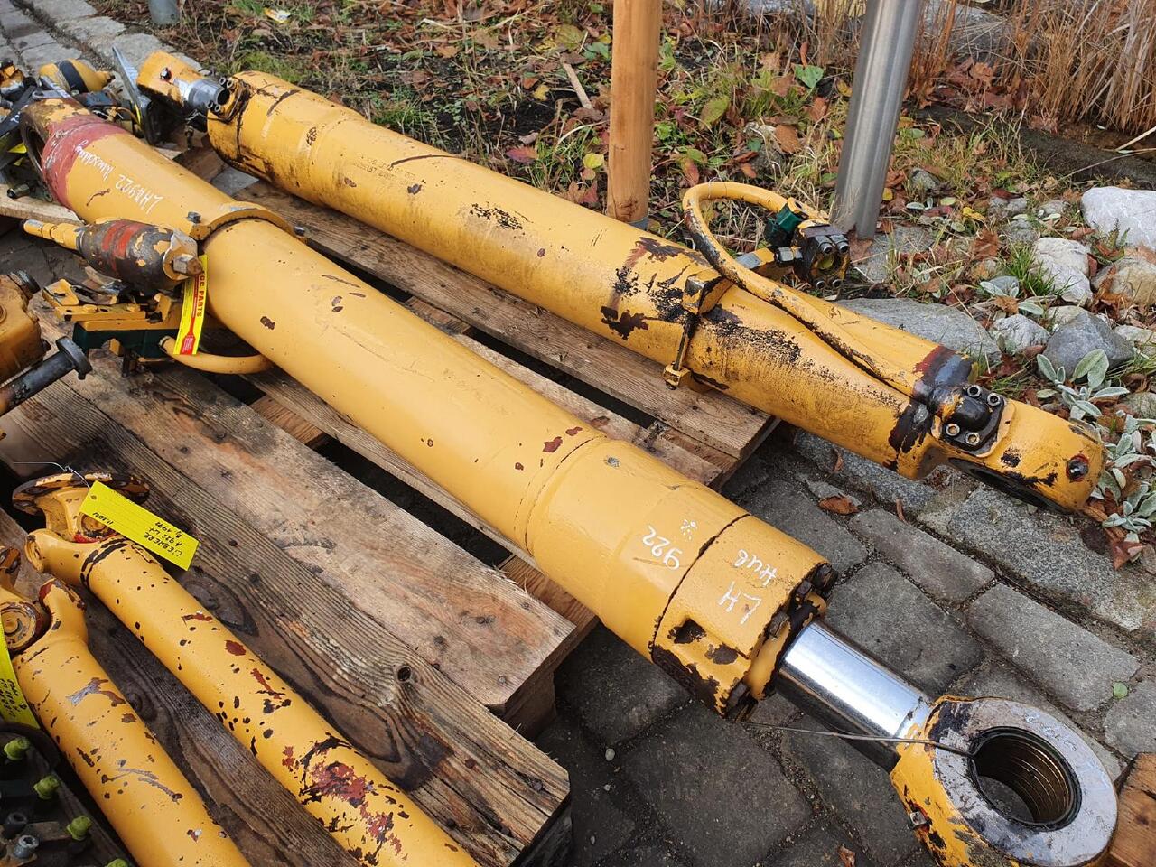 Liebherr A 922 - Гидравлический цилиндр для Строительной техники: фото 1 Liebherr A 922 - Гидравлический цилиндр для Строительной техники: фото 1