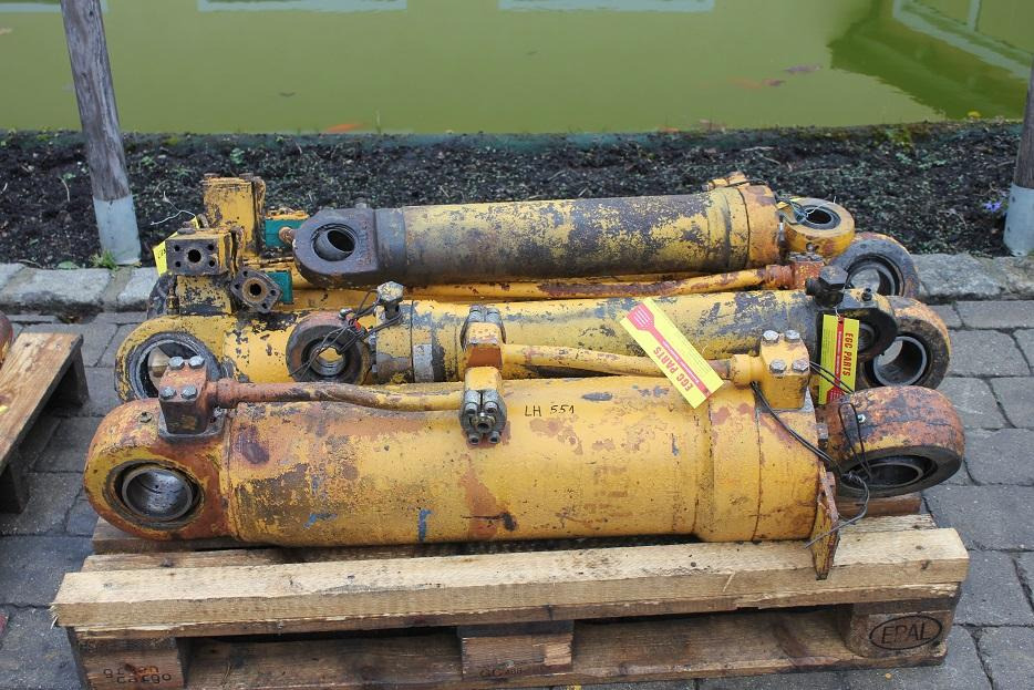 Liebherr L551 - Гидравлический цилиндр для Строительной техники: фото 1 Liebherr L551 - Гидравлический цилиндр для Строительной техники: фото 1