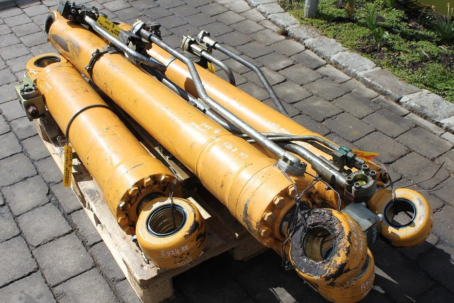 Liebherr R 924 compact - Гидравлический цилиндр для Строительной техники: фото 5 Liebherr R 924 compact - Гидравлический цилиндр для Строительной техники: фото 5