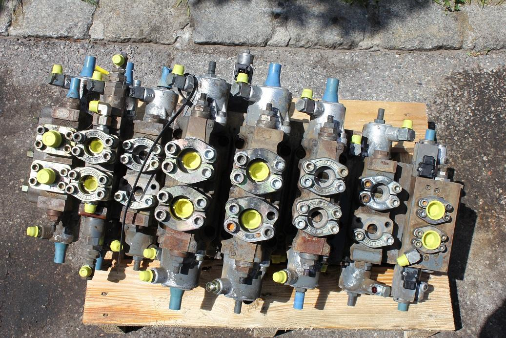 Liebherr R 924 compact - Гидравлический клапан для Строительной техники: фото 2 Liebherr R 924 compact - Гидравлический клапан для Строительной техники: фото 2