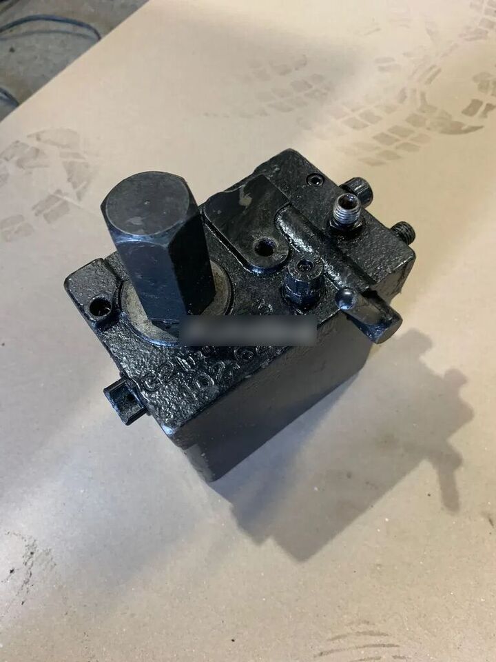 POMPA WYWROTU KABINY MAN TGX18.440 102622   truck - Гидравлический насос для Грузовиков: фото 3 POMPA WYWROTU KABINY MAN TGX18.440 102622   truck - Гидравлический насос для Грузовиков: фото 3