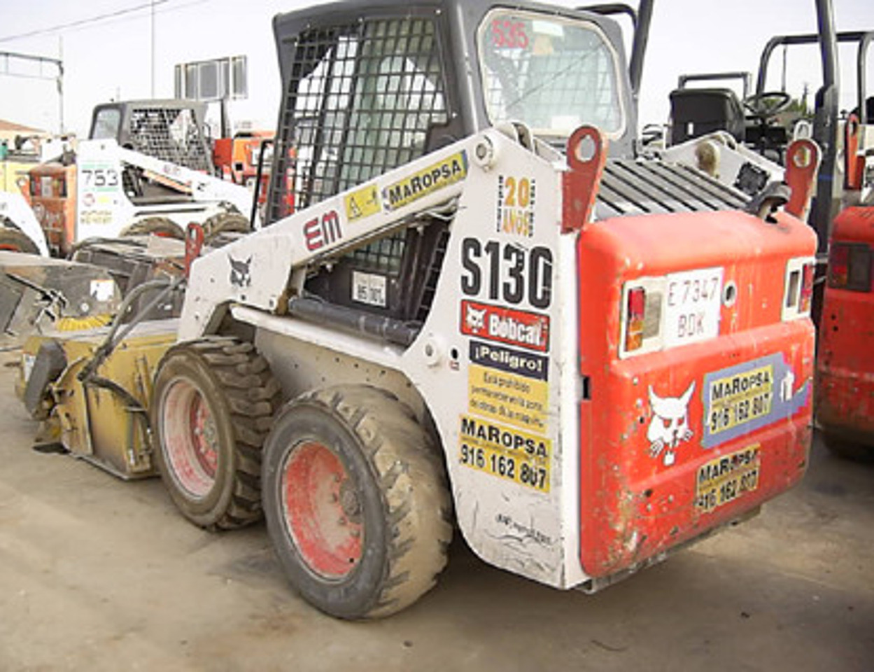 Minicargadora Bobcat S130 - Мини-погрузчик с бортовым поворотом: фото 1 Minicargadora Bobcat S130 - Мини-погрузчик с бортовым поворотом: фото 1