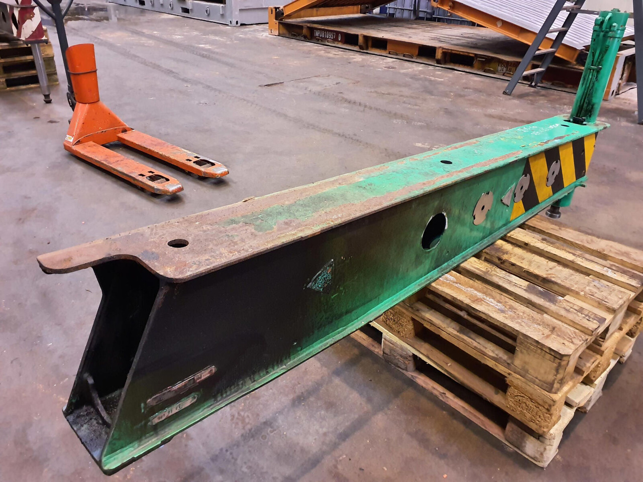 FAUN ATF 60-3 front outrigger beam with support cylinder - Подвеска для Мобильных кранов: фото 4 FAUN ATF 60-3 front outrigger beam with support cylinder - Подвеска для Мобильных кранов: фото 4