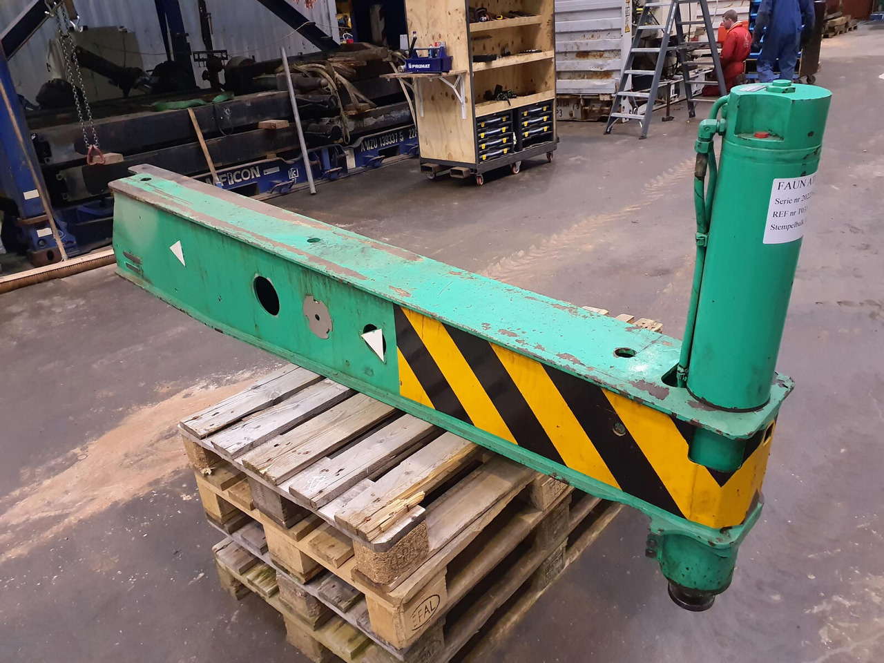 FAUN ATF 60-3 outrigger beam rear with support cylinder - Подвеска для Мобильных кранов: фото 1 FAUN ATF 60-3 outrigger beam rear with support cylinder - Подвеска для Мобильных кранов: фото 1