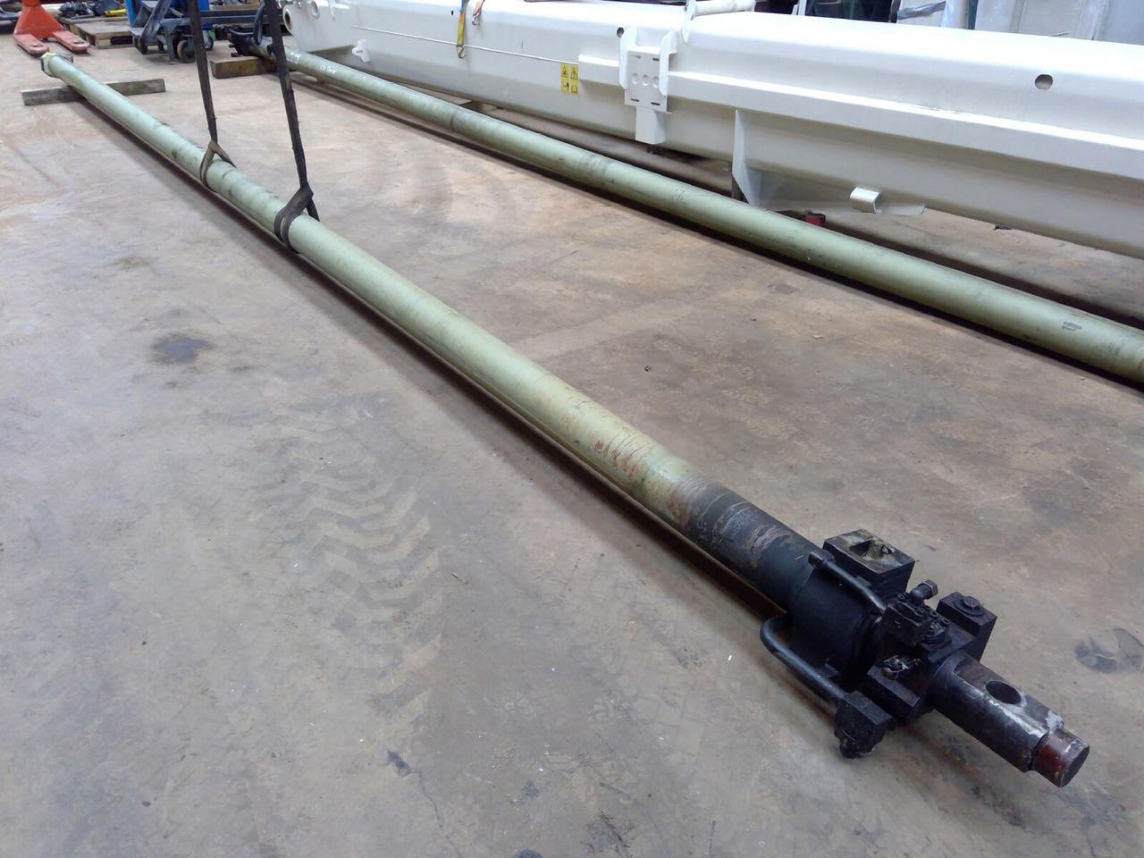 FAUN ATF 60-4 telescopic cylinder single - Гидравлический цилиндр для Мобильных кранов: фото 2 FAUN ATF 60-4 telescopic cylinder single - Гидравлический цилиндр для Мобильных кранов: фото 2