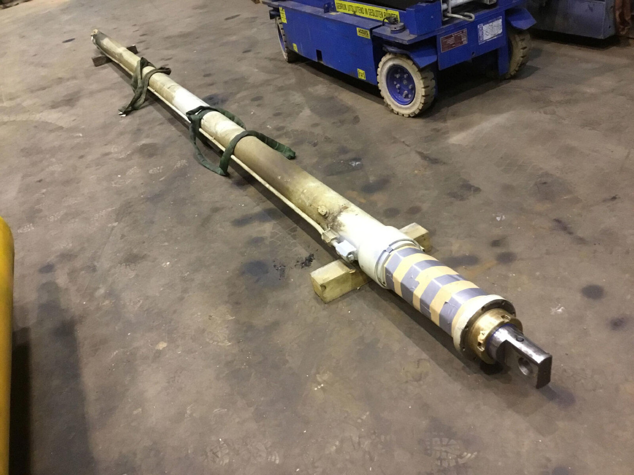 FAUN RTF 30 telescopic cylinder double - Гидравлический цилиндр для Мобильных кранов: фото 2 FAUN RTF 30 telescopic cylinder double - Гидравлический цилиндр для Мобильных кранов: фото 2