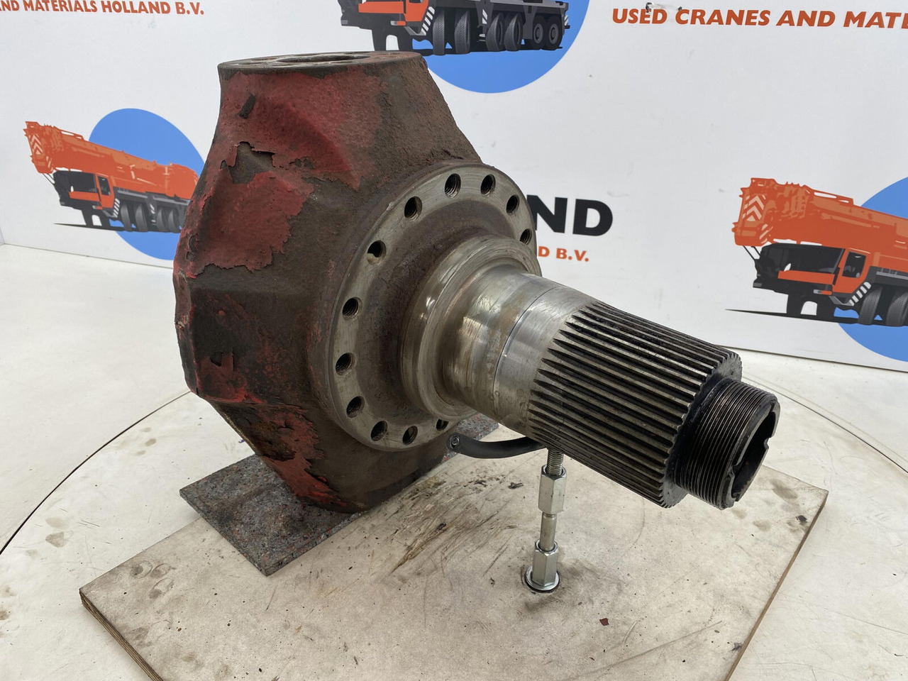 Gottwald AMK Steering knuckle 16 holes - Поворотный кулак для Мобильных кранов: фото 3 Gottwald AMK Steering knuckle 16 holes - Поворотный кулак для Мобильных кранов: фото 3