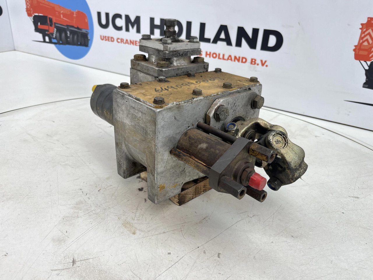 Grove AT 880 Steering box dual steer - Рулевой механизм для Мобильных кранов: фото 1 Grove AT 880 Steering box dual steer - Рулевой механизм для Мобильных кранов: фото 1