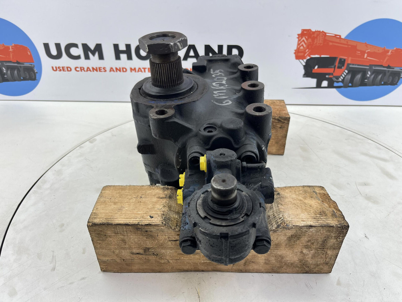 Grove GMK 2035 steering box - Рулевой механизм для Мобильных кранов: фото 3 Grove GMK 2035 steering box - Рулевой механизм для Мобильных кранов: фото 3