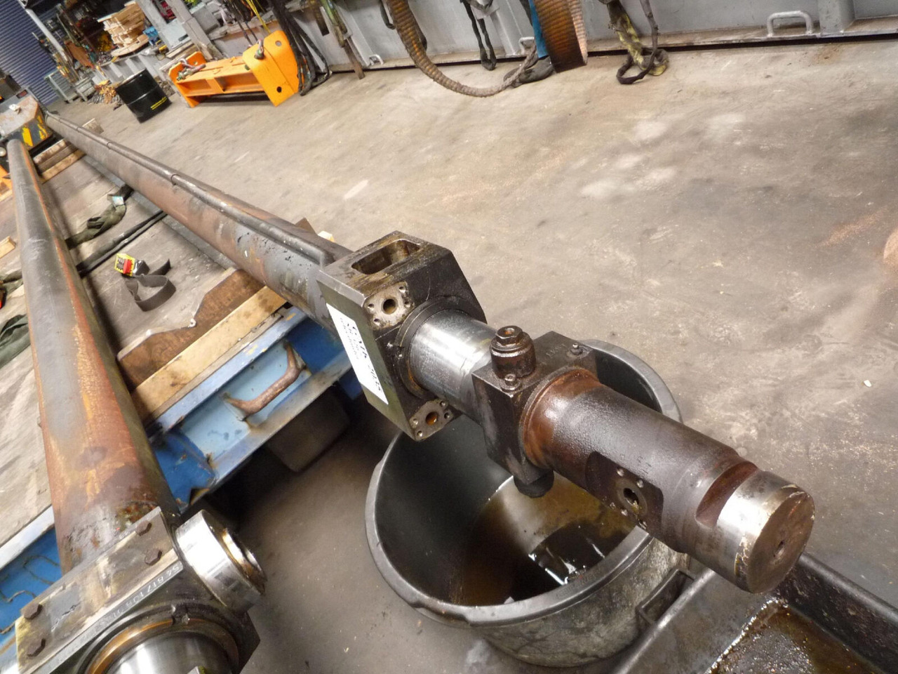 Grove GMK 2035 telescopic cylinder single - Гидравлический цилиндр для Мобильных кранов: фото 1 Grove GMK 2035 telescopic cylinder single - Гидравлический цилиндр для Мобильных кранов: фото 1