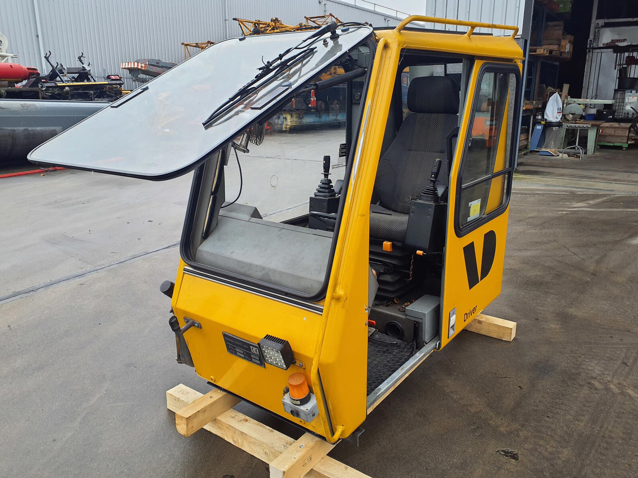 Grove GMK 3050 operators cab - Кабина для Мобильных кранов: фото 5 Grove GMK 3050 operators cab - Кабина для Мобильных кранов: фото 5
