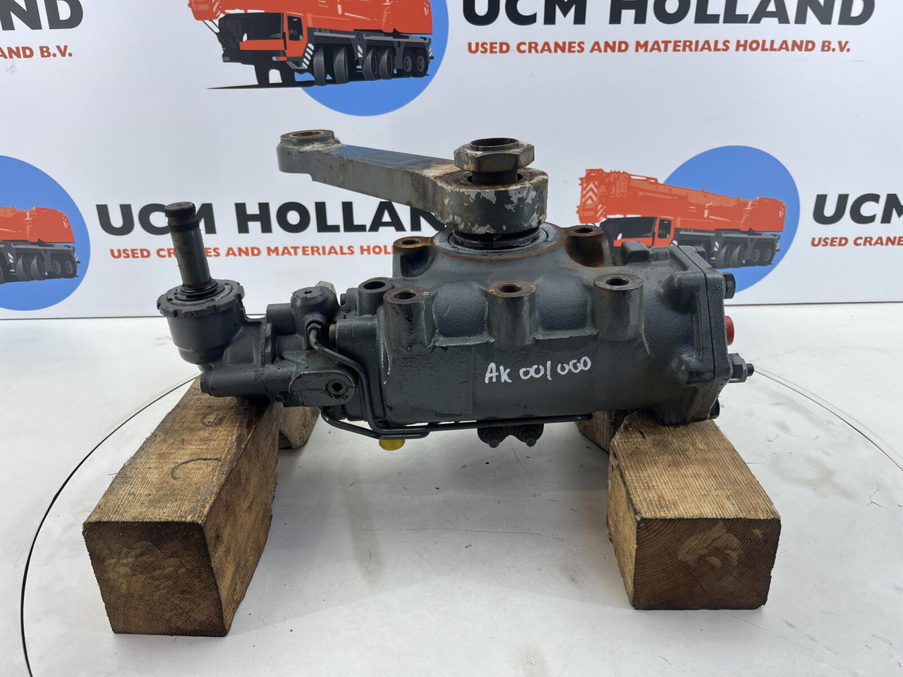 Grove GMK 3055 steering box - Рулевой механизм для Мобильных кранов: фото 3 Grove GMK 3055 steering box - Рулевой механизм для Мобильных кранов: фото 3