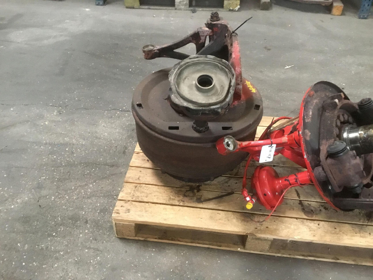 Grove GMK 5130-1 Megatrak axle house - Поворотный кулак для Мобильных кранов: фото 1 Grove GMK 5130-1 Megatrak axle house - Поворотный кулак для Мобильных кранов: фото 1