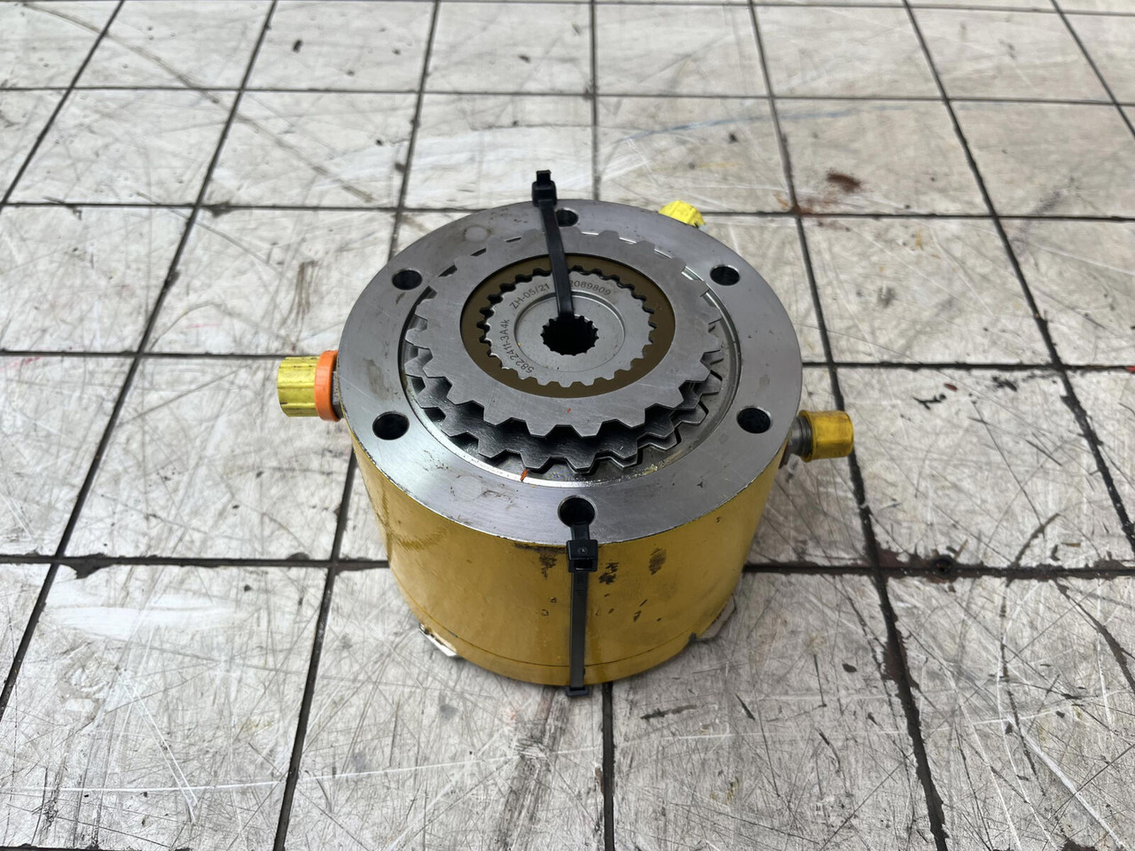 Grove GMK 6300L multiple-disk brake - Поворотный редуктор для Мобильных кранов: фото 1 Grove GMK 6300L multiple-disk brake - Поворотный редуктор для Мобильных кранов: фото 1