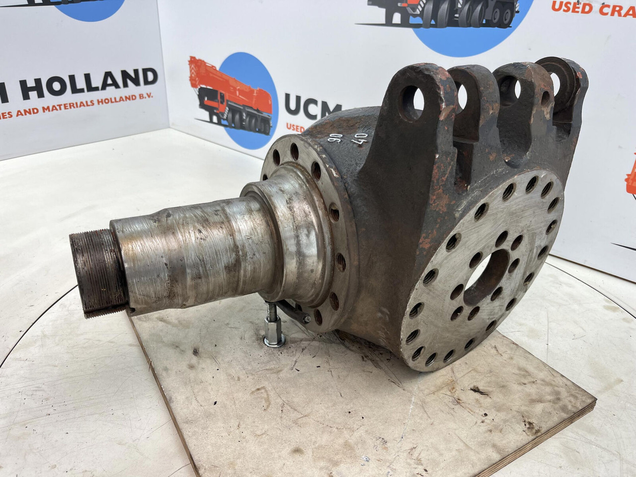 Grove GMK Steering knuckle 12 holes - Поворотный кулак для Мобильных кранов: фото 1 Grove GMK Steering knuckle 12 holes - Поворотный кулак для Мобильных кранов: фото 1