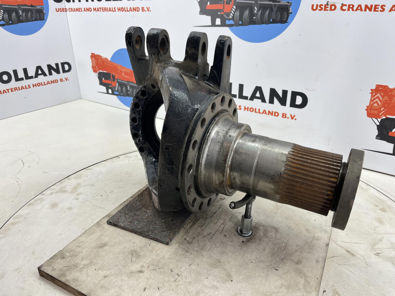 Grove GMK Steering knuckle 16 holes - Поворотный кулак для Мобильных кранов: фото 3 Grove GMK Steering knuckle 16 holes - Поворотный кулак для Мобильных кранов: фото 3