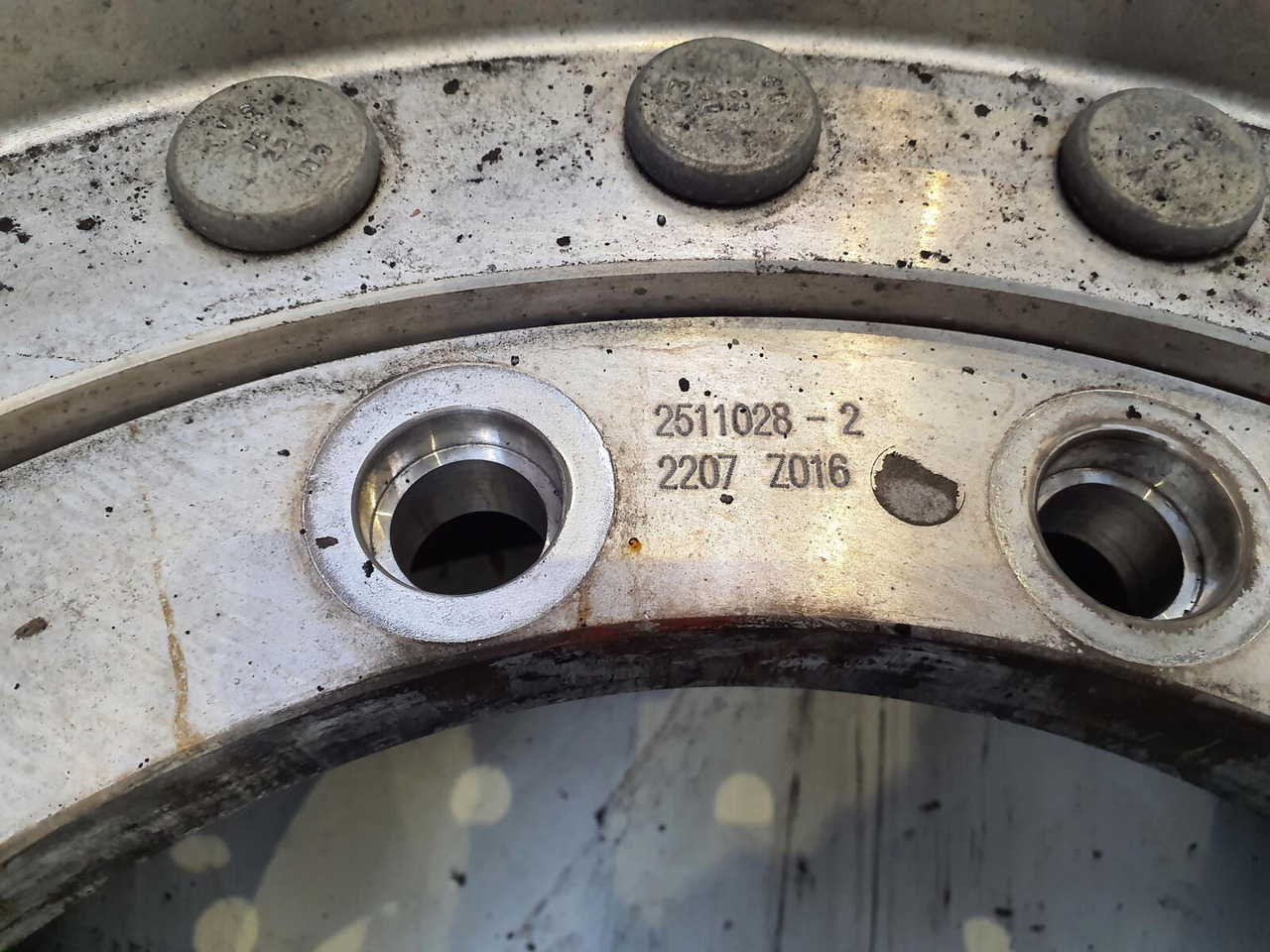 Grove Wheel 445/95R25 12 9 2p alu - Колесо для Кранов: фото 4 Grove Wheel 445/95R25 12 9 2p alu - Колесо для Кранов: фото 4