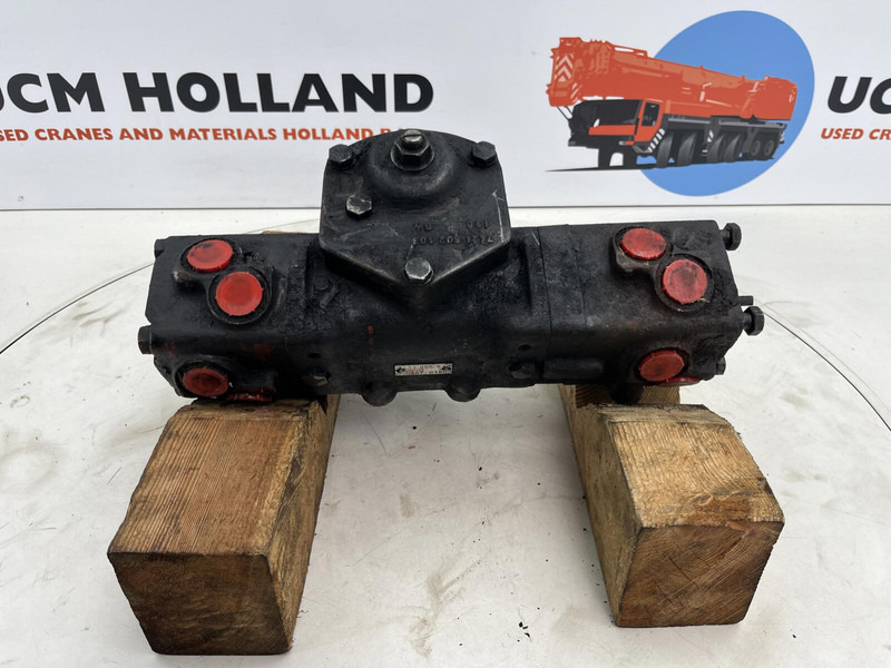 Krupp KMK 4070 steering box only for parts - Рулевая колонка для Кранов: фото 5 Krupp KMK 4070 steering box only for parts - Рулевая колонка для Кранов: фото 5