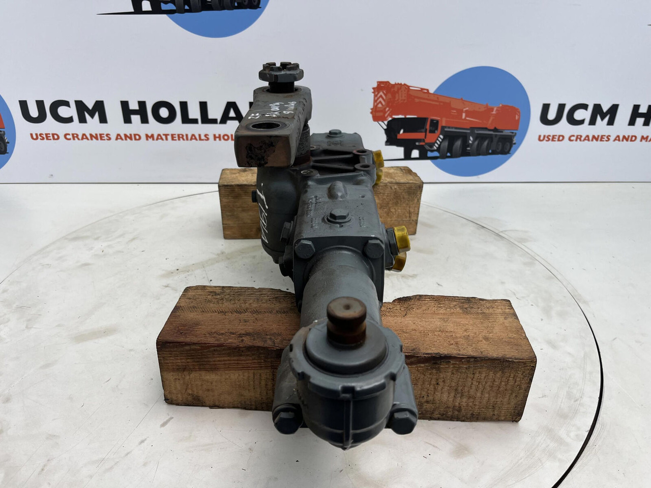 Liebherr LTM 1050-1 steering box - Рулевой механизм для Мобильных кранов: фото 4 Liebherr LTM 1050-1 steering box - Рулевой механизм для Мобильных кранов: фото 4