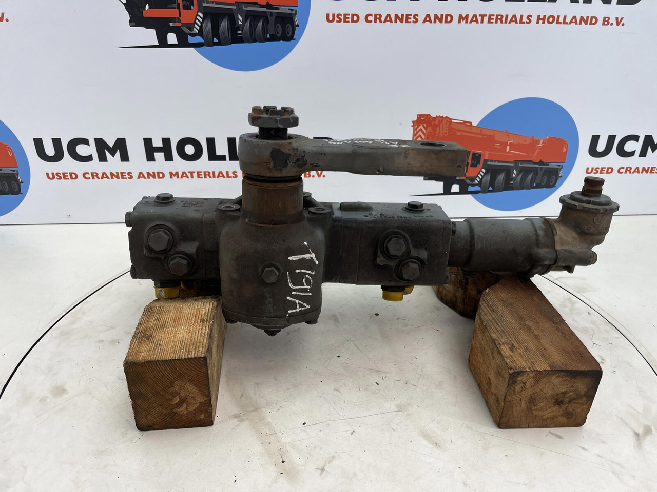 Liebherr LTM 1050-1 steering box - Рулевой механизм для Мобильных кранов: фото 3 Liebherr LTM 1050-1 steering box - Рулевой механизм для Мобильных кранов: фото 3