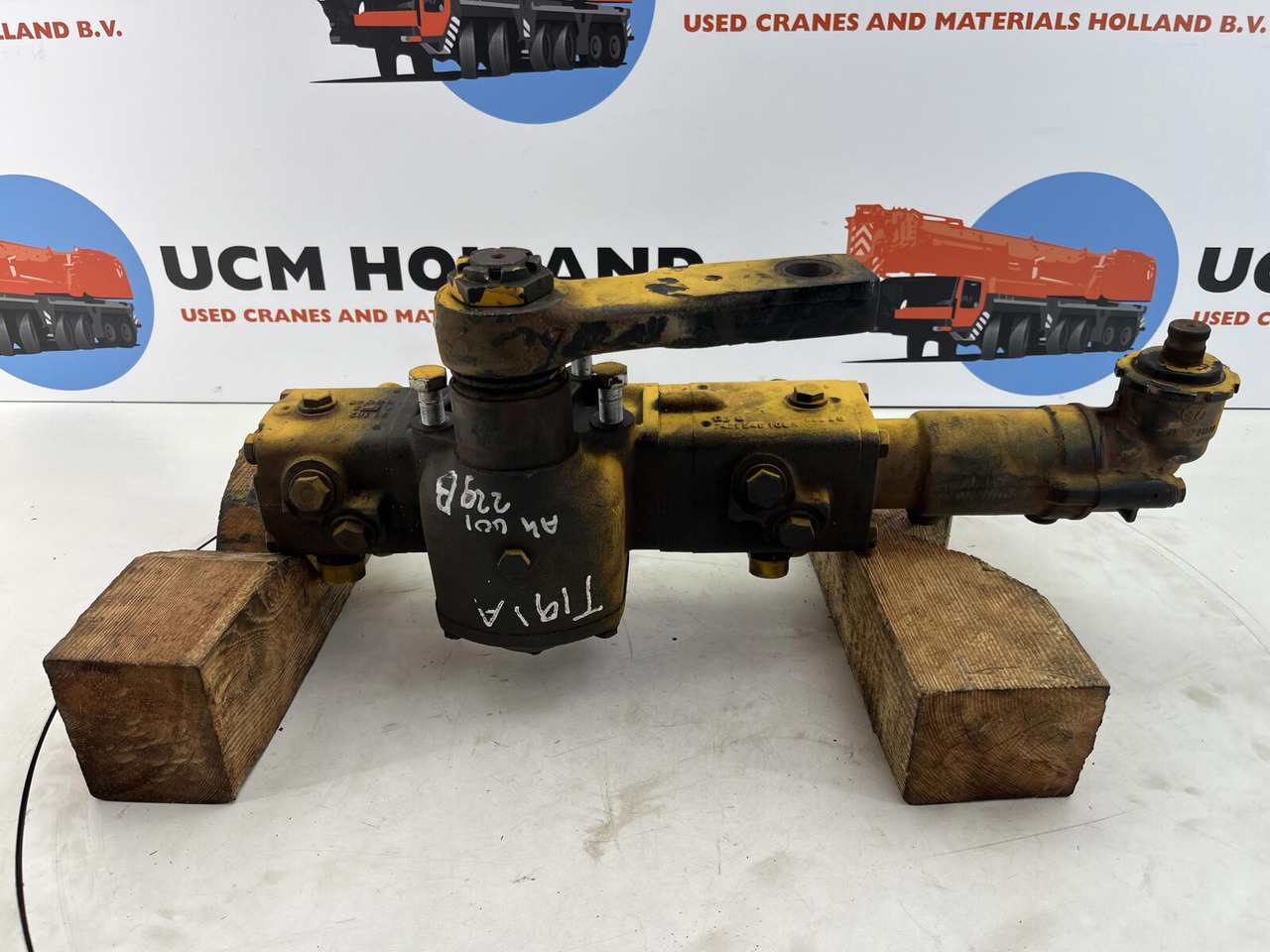 Liebherr LTM 1050-1 steering box - Рулевой механизм для Мобильных кранов: фото 1 Liebherr LTM 1050-1 steering box - Рулевой механизм для Мобильных кранов: фото 1