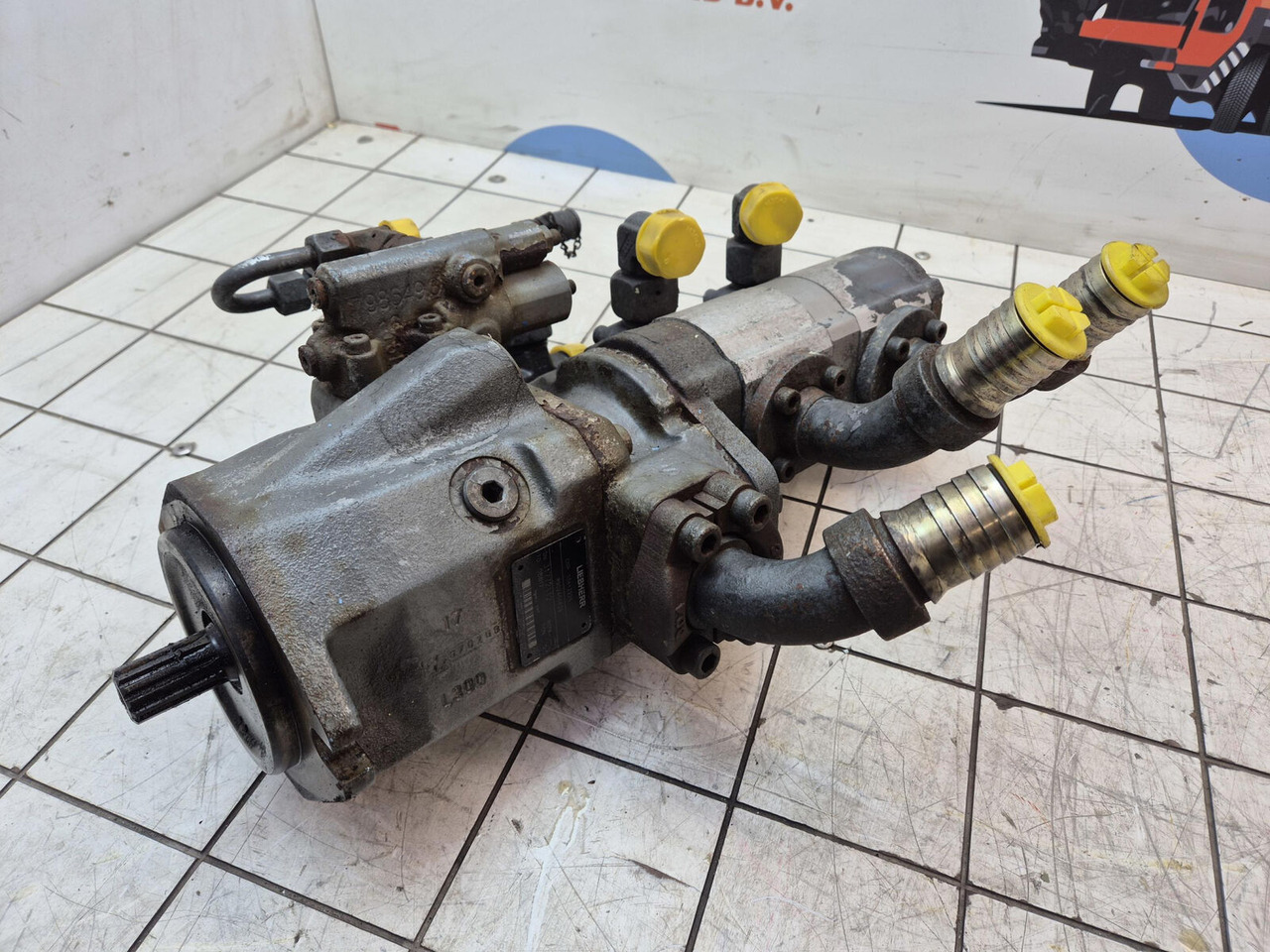 Liebherr LTM 1055-3.2 three way gear pump - Гидравлический насос для Мобильных кранов: фото 2 Liebherr LTM 1055-3.2 three way gear pump - Гидравлический насос для Мобильных кранов: фото 2