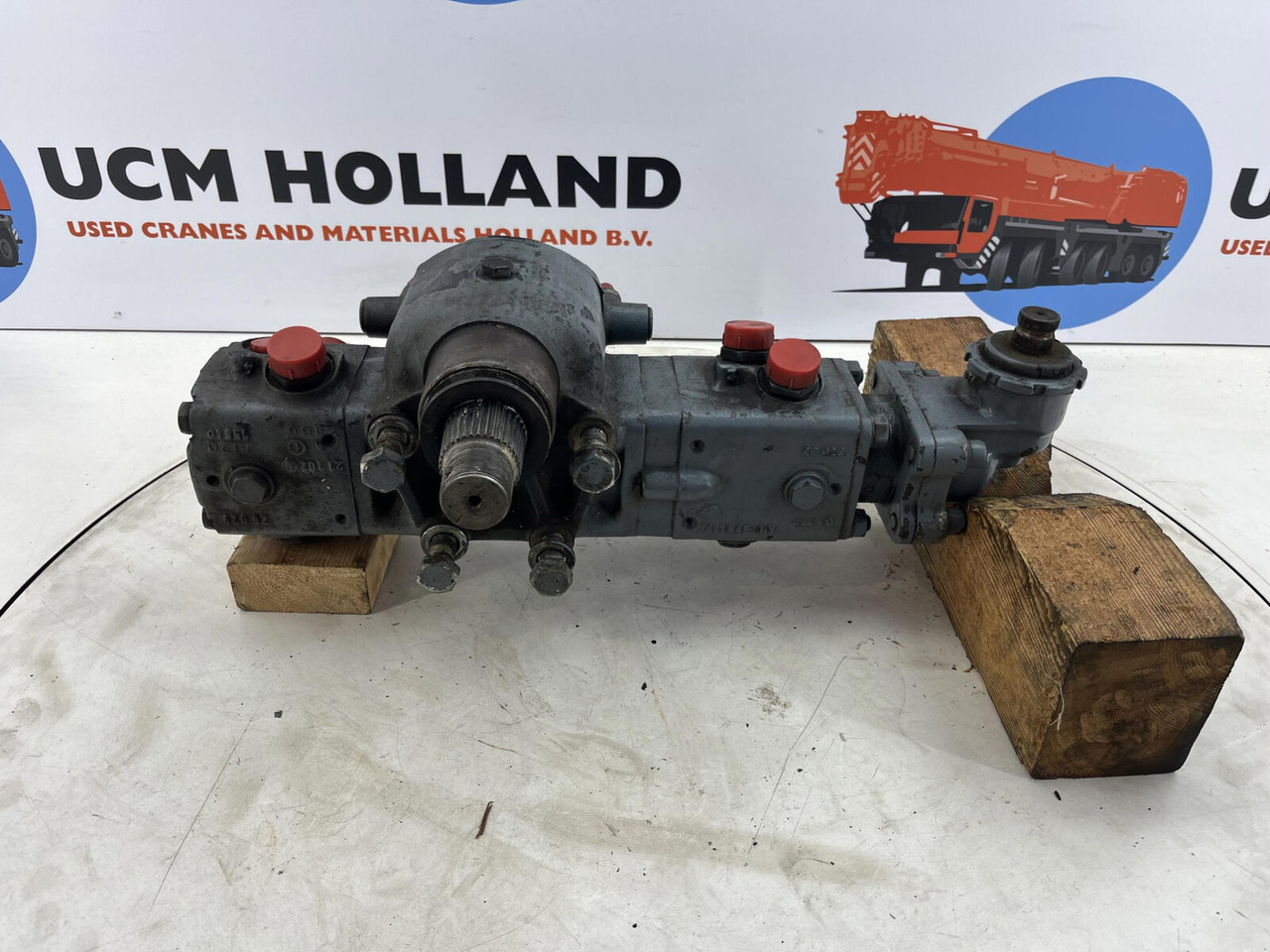 Liebherr LTM 1070 steering box - Рулевой механизм для Мобильных кранов: фото 3 Liebherr LTM 1070 steering box - Рулевой механизм для Мобильных кранов: фото 3