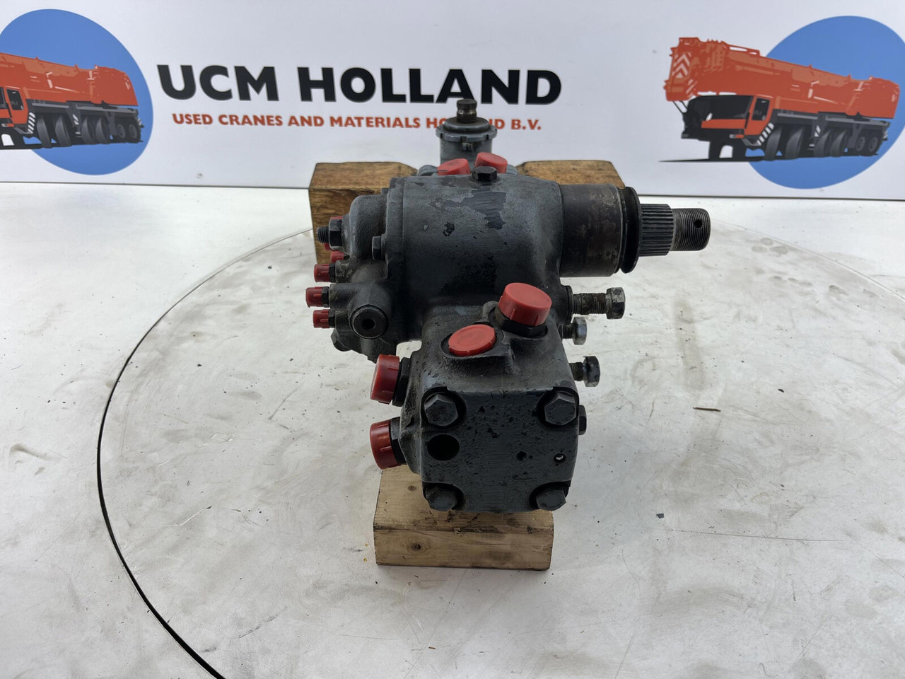 Liebherr LTM 1070 steering box - Рулевой механизм для Мобильных кранов: фото 4 Liebherr LTM 1070 steering box - Рулевой механизм для Мобильных кранов: фото 4