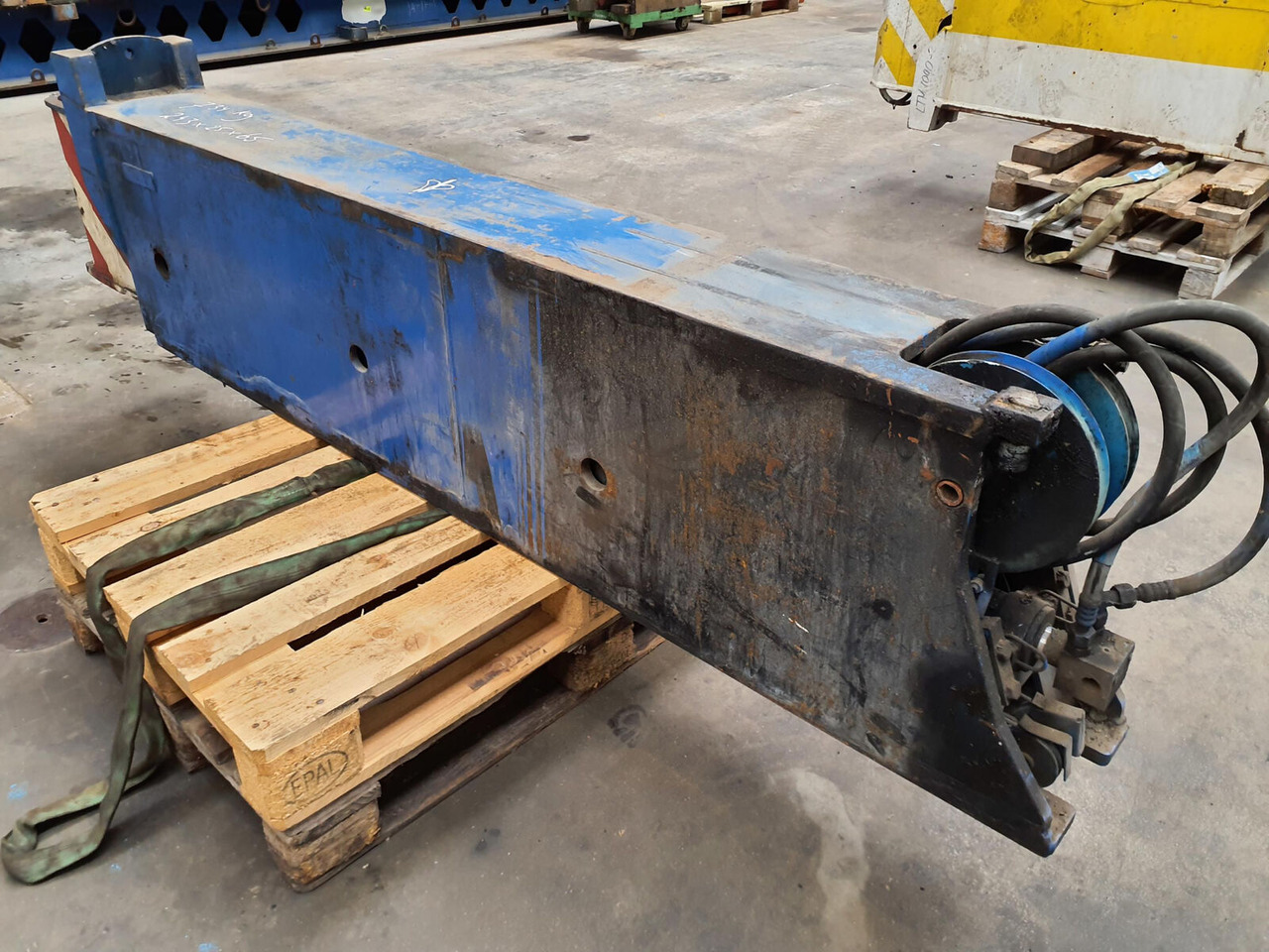 Liebherr LTM 1090-2 sliding beam with sliding cylinder - Подвеска для Мобильных кранов: фото 4 Liebherr LTM 1090-2 sliding beam with sliding cylinder - Подвеска для Мобильных кранов: фото 4