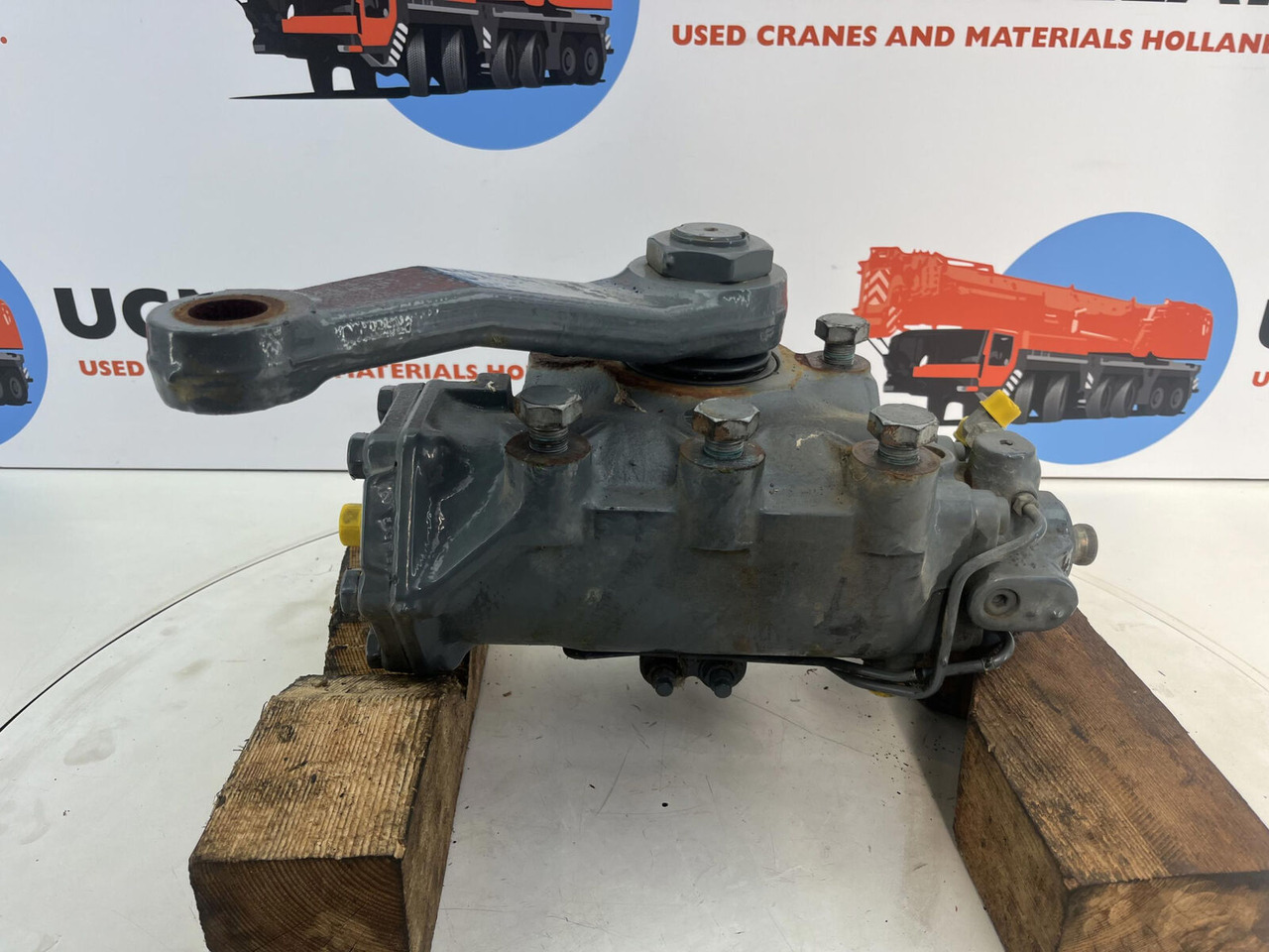 Liebherr LTM 1130-5.1 steering box - Рулевой механизм для Мобильных кранов: фото 3 Liebherr LTM 1130-5.1 steering box - Рулевой механизм для Мобильных кранов: фото 3