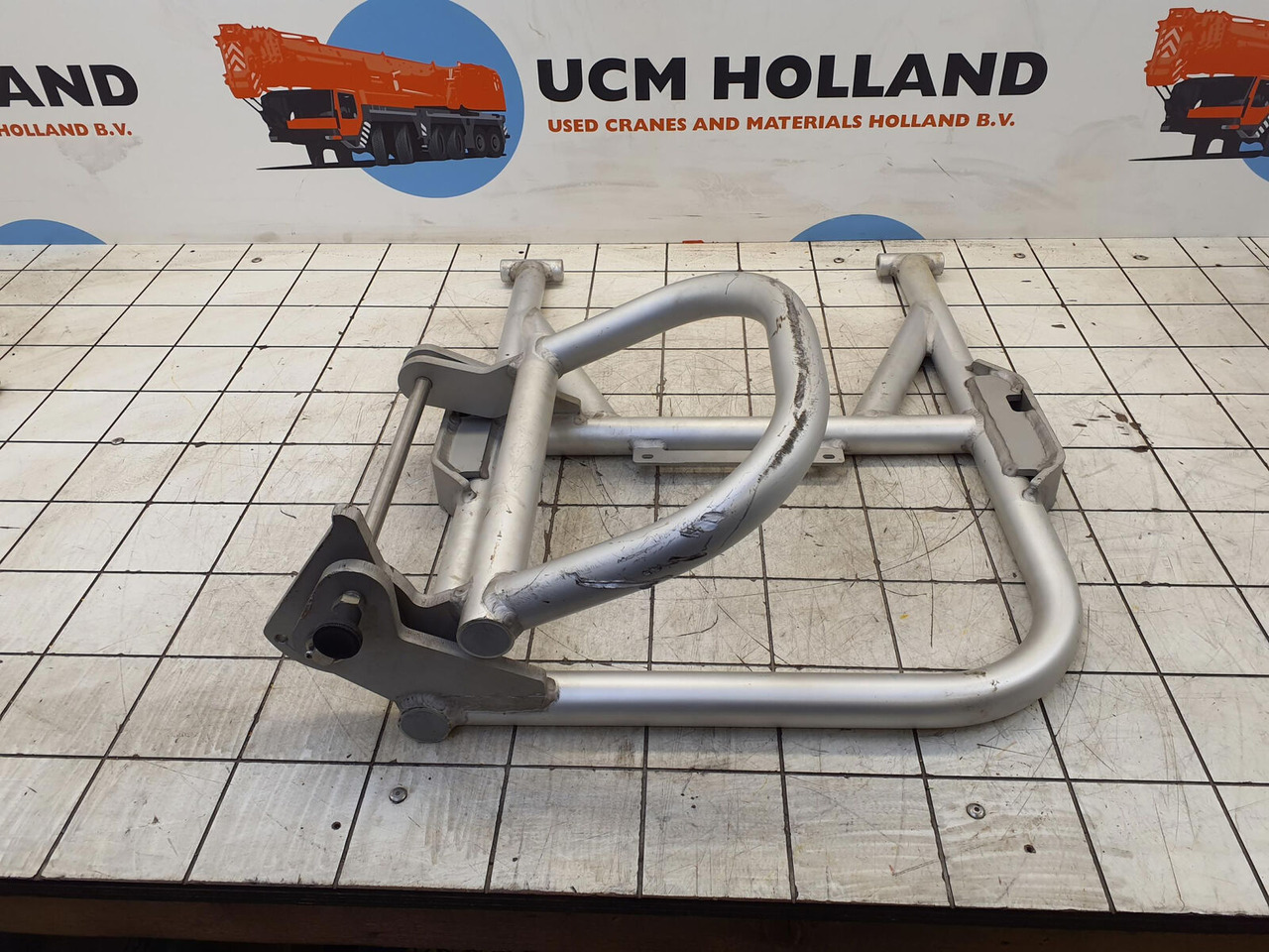 Liebherr LTM 1250-5.1 guard railing 40X500X760 - Кузов и экстерьер для Мобильных кранов: фото 4 Liebherr LTM 1250-5.1 guard railing 40X500X760 - Кузов и экстерьер для Мобильных кранов: фото 4
