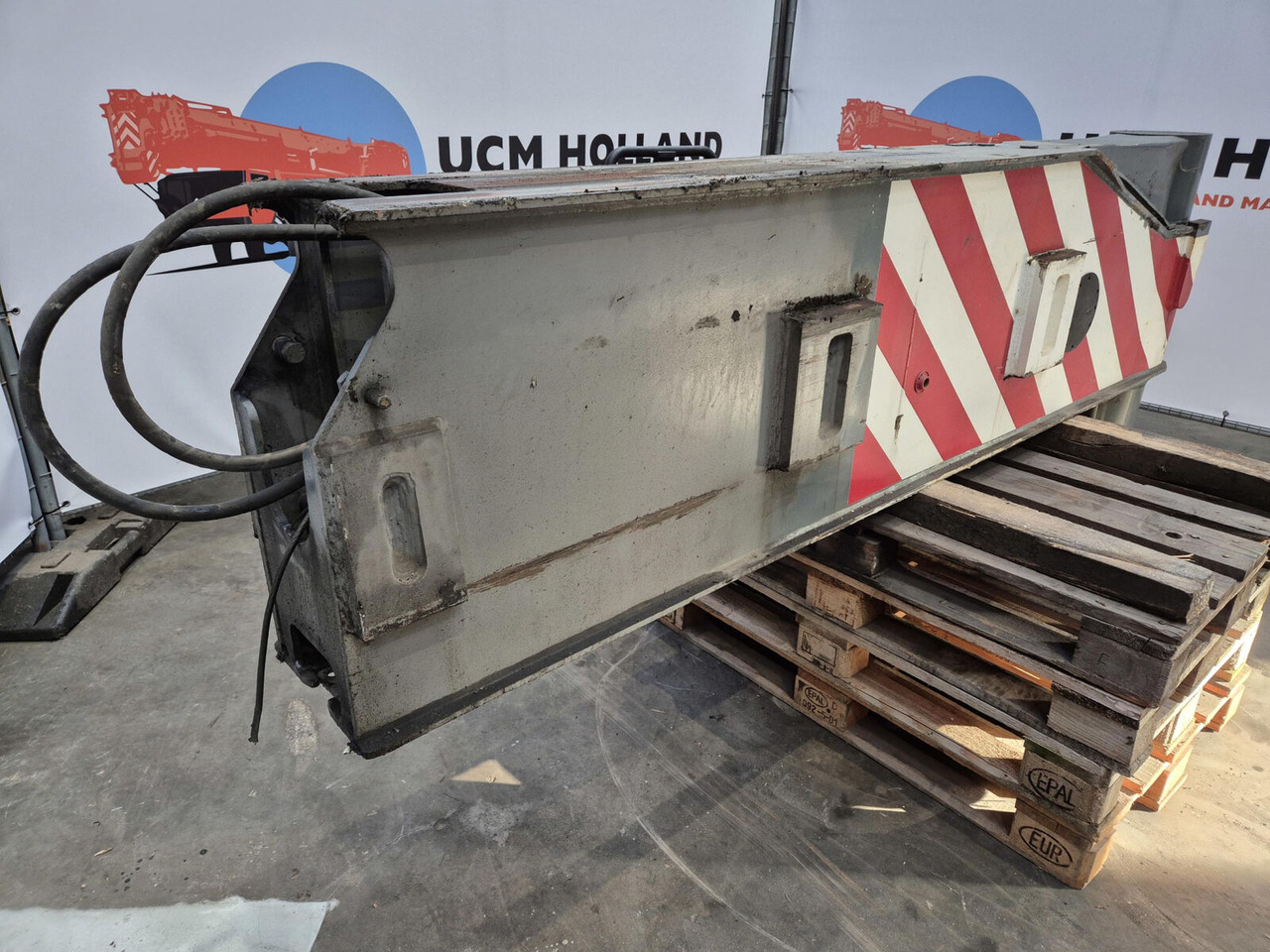 Liebherr LTM 1250-6.1 outriggerbeam rear with support cylinder - Подвеска для Кранов: фото 3 Liebherr LTM 1250-6.1 outriggerbeam rear with support cylinder - Подвеска для Кранов: фото 3
