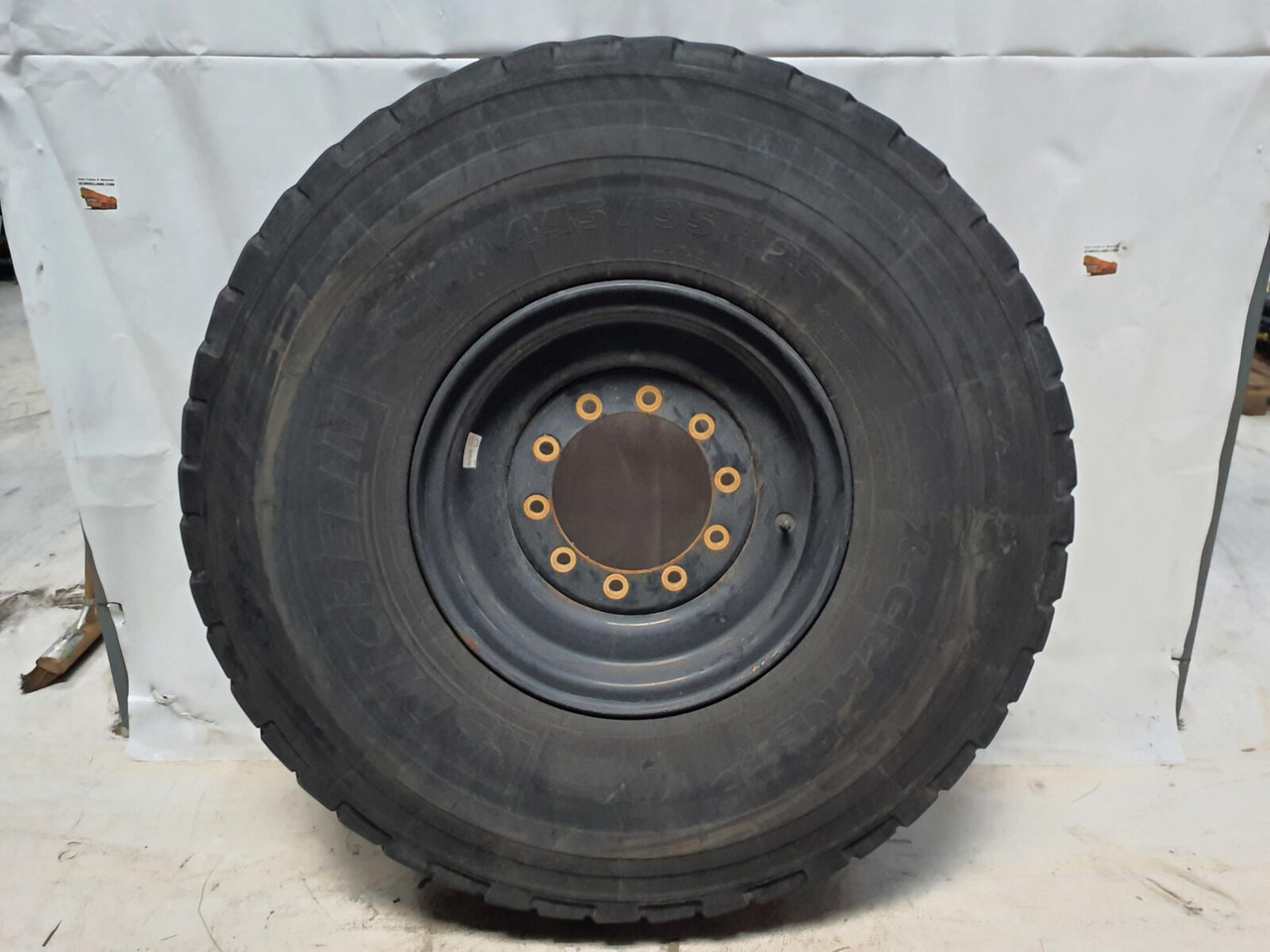 Michelin Wheel 445/95R25 10 12 1p - Колесо для Кранов: фото 1 Michelin Wheel 445/95R25 10 12 1p - Колесо для Кранов: фото 1