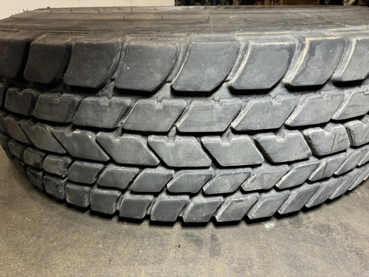Michelin Wheel 445/95R25 10 12.3 1p - Колесо для Кранов: фото 3 Michelin Wheel 445/95R25 10 12.3 1p - Колесо для Кранов: фото 3