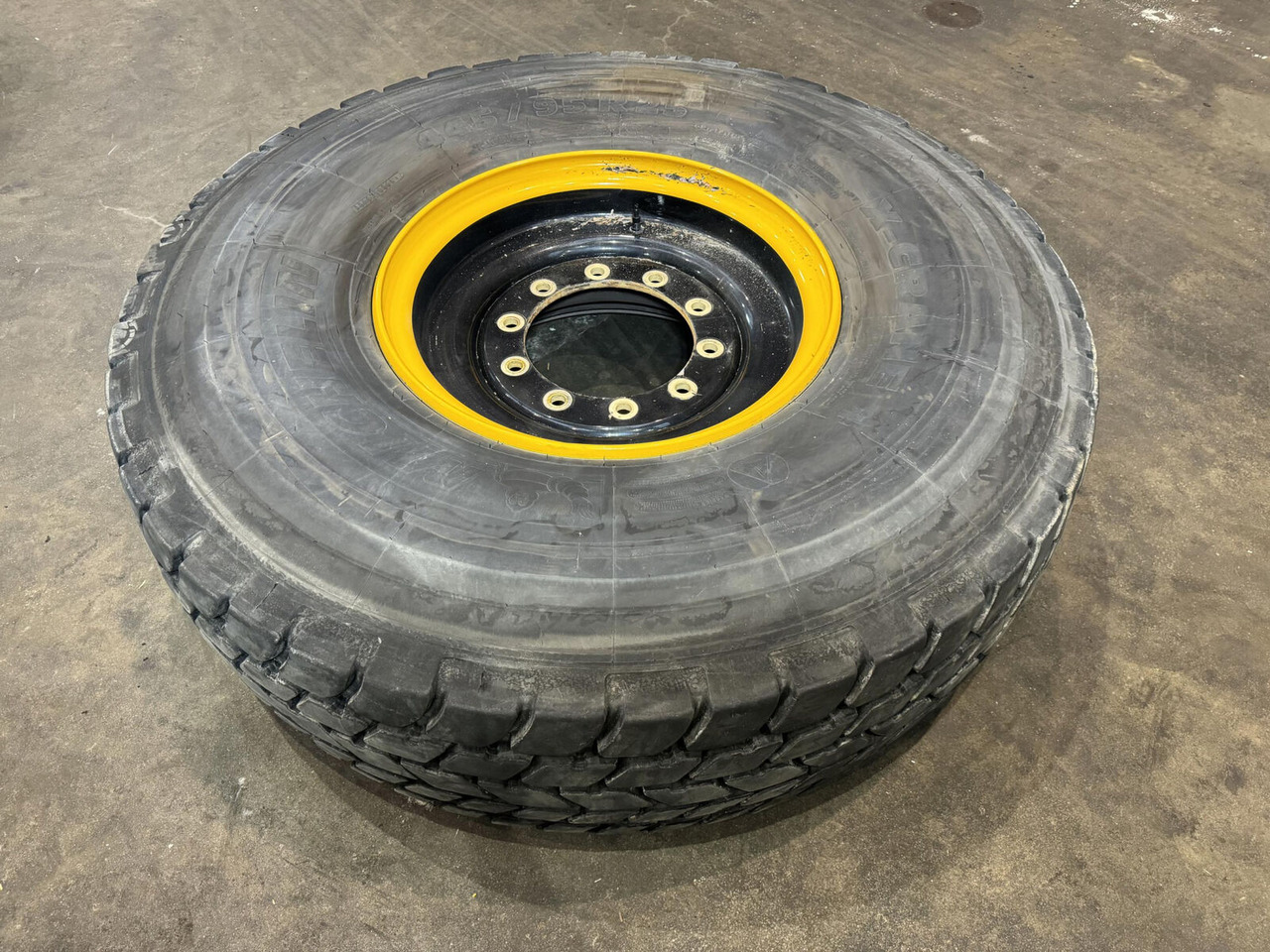 Michelin Wheel 445/95R25 10 12.3 1p - Колесо для Кранов: фото 2 Michelin Wheel 445/95R25 10 12.3 1p - Колесо для Кранов: фото 2