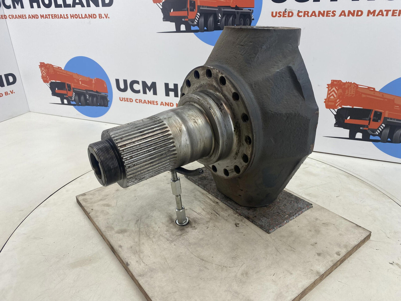 PPM 250 ATT Steering knuckle 16 holes axle 1 - Поворотный кулак для Мобильных кранов: фото 1 PPM 250 ATT Steering knuckle 16 holes axle 1 - Поворотный кулак для Мобильных кранов: фото 1