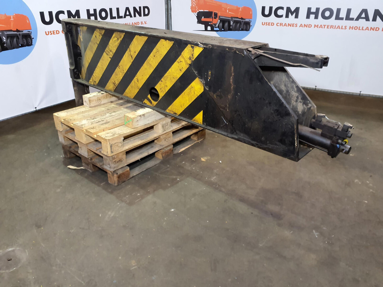 Terex AC 100 outrigger beam complete rear - Подвеска для Мобильных кранов: фото 3 Terex AC 100 outrigger beam complete rear - Подвеска для Мобильных кранов: фото 3