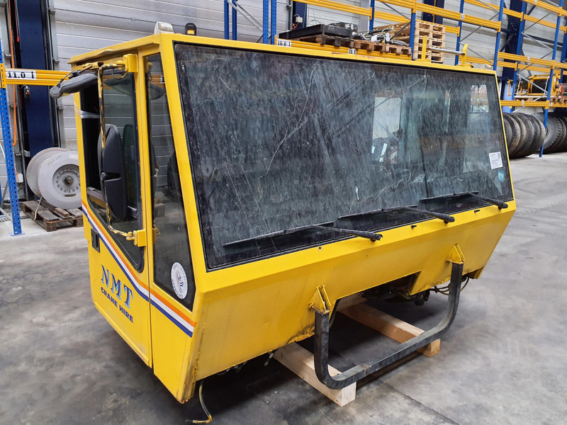 Terex AC 155/AC 50 lower cab - Кабина и интерьер для Кранов: фото 1 Terex AC 155/AC 50 lower cab - Кабина и интерьер для Кранов: фото 1