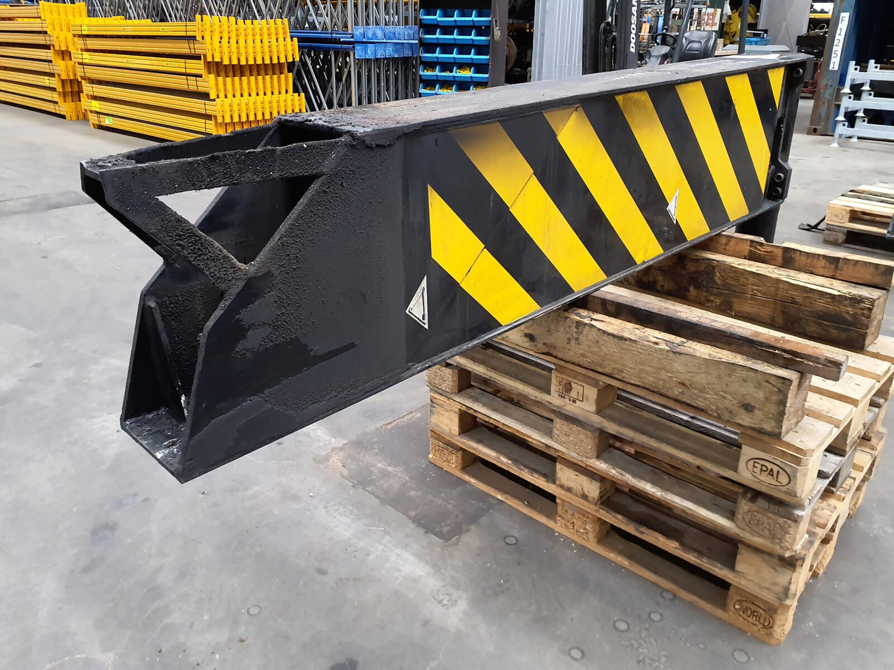 Terex AC 50 outrigger rear with outrigger cylinder - Подвеска для Мобильных кранов: фото 3 Terex AC 50 outrigger rear with outrigger cylinder - Подвеска для Мобильных кранов: фото 3