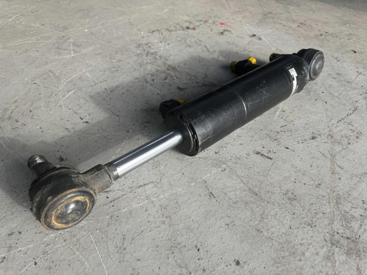 Terex Demag AC 25 steering cylinder - Гидравлический цилиндр для Мобильных кранов: фото 4 Terex Demag AC 25 steering cylinder - Гидравлический цилиндр для Мобильных кранов: фото 4